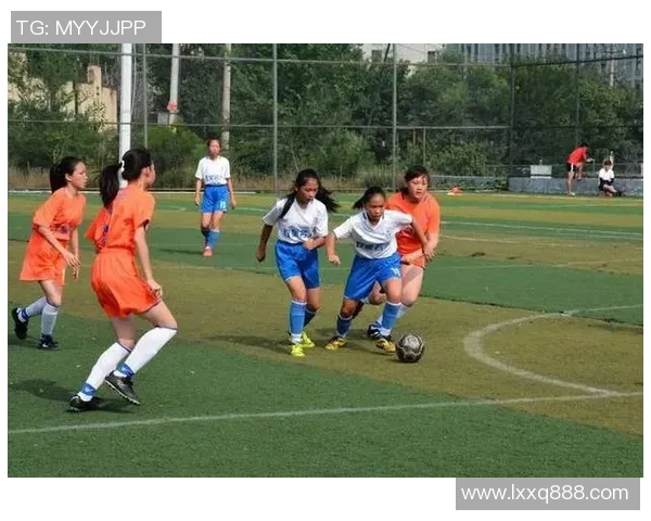 走进足球明星班的课堂体验与成长之旅 走进足球明星班的课堂体验与成长之旅